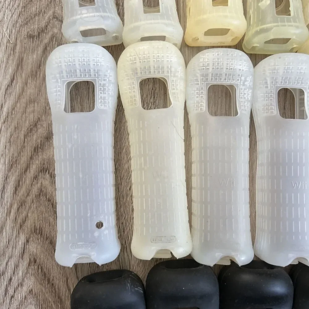 Nintendo Wii Remote Silicone Sleeves Lot of 22 Rubber Gel Cover Black White READ